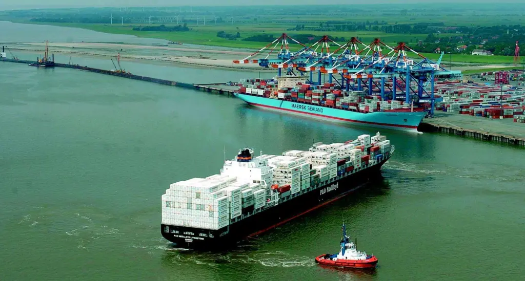 The existing turning basin at Bremerhaven would be a tight fit for the Emma Maersk.
