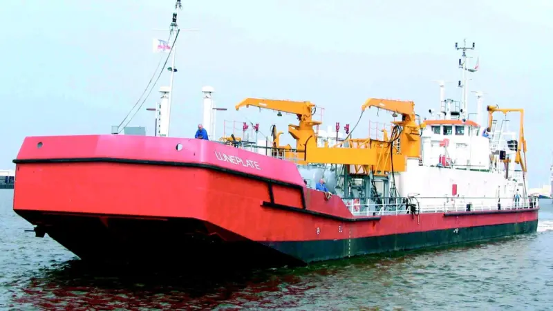Luneplate is a one off, the result of converting a former inland clean up and oil disposal tanker barge.