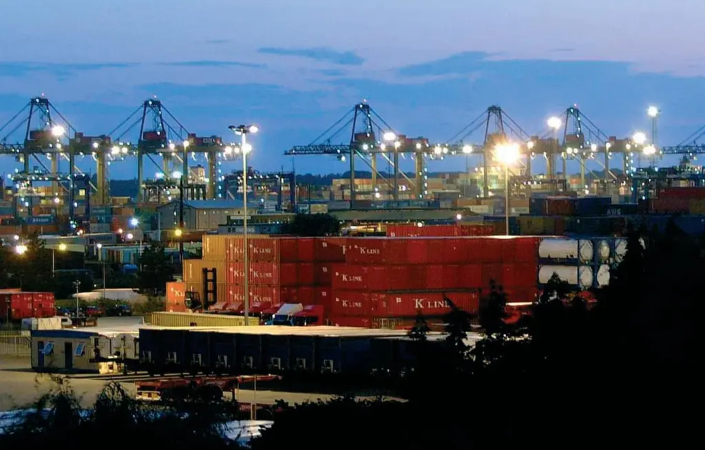 00_40732_Felixstowe_lighting