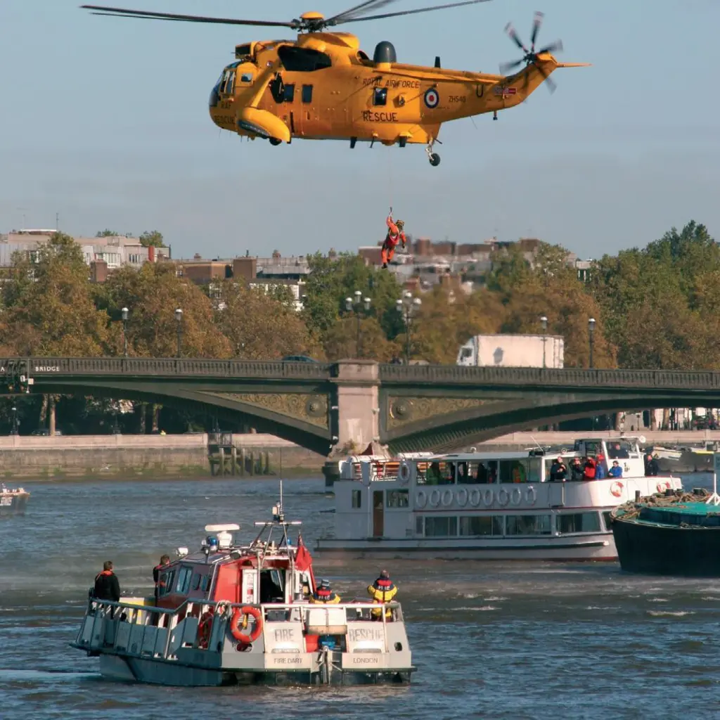 00_42525_Emergency_Services