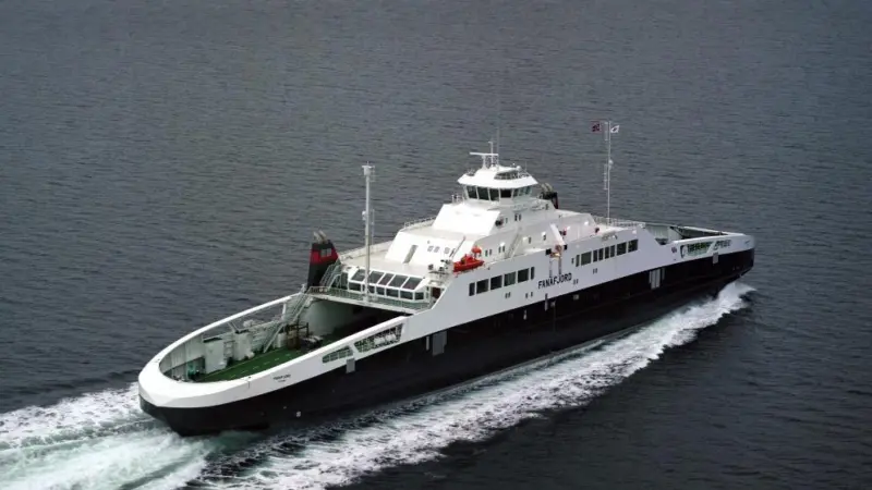 00_38544_Ferries_Rolls