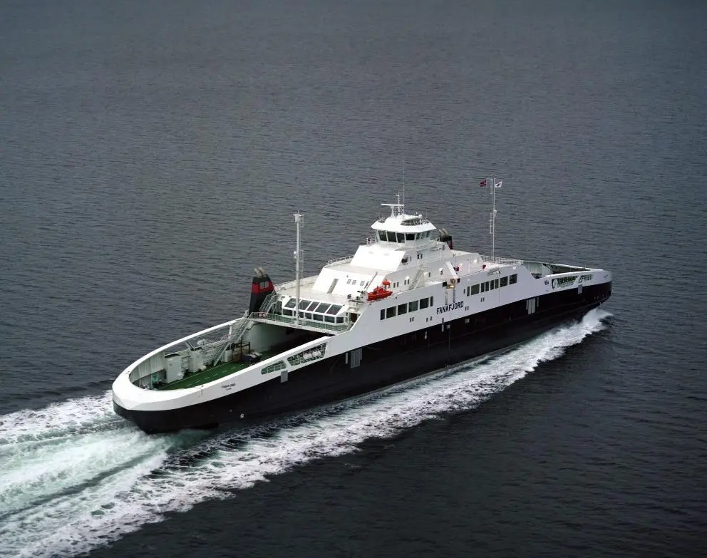 00_38544_Ferries_Rolls