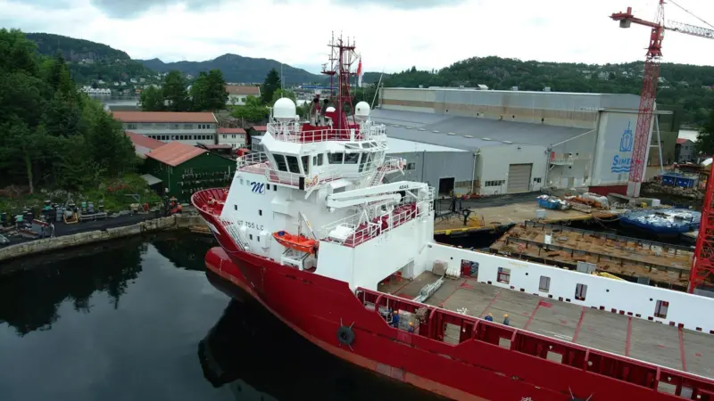 00_38806_AUG_Offshore_Simek