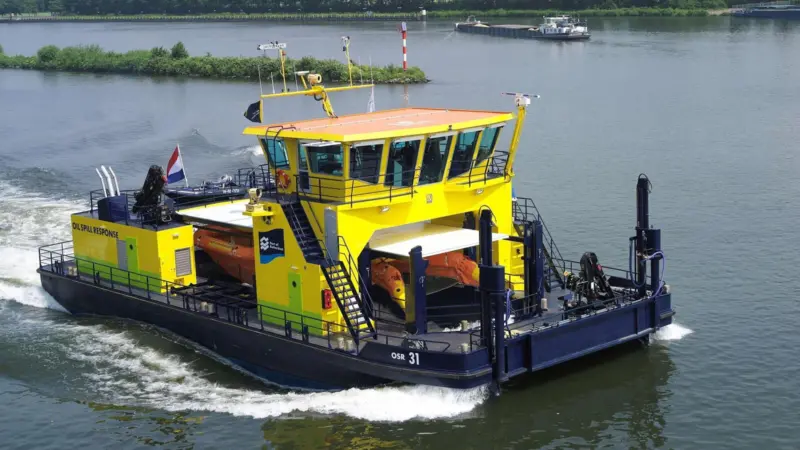 00_40747_02_Pollution_Tom_Rotterdam