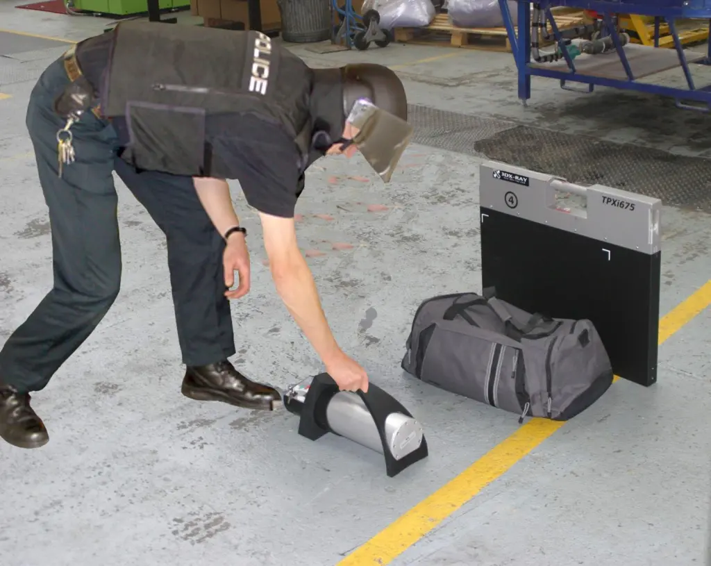 00_40530_Security_Bomb