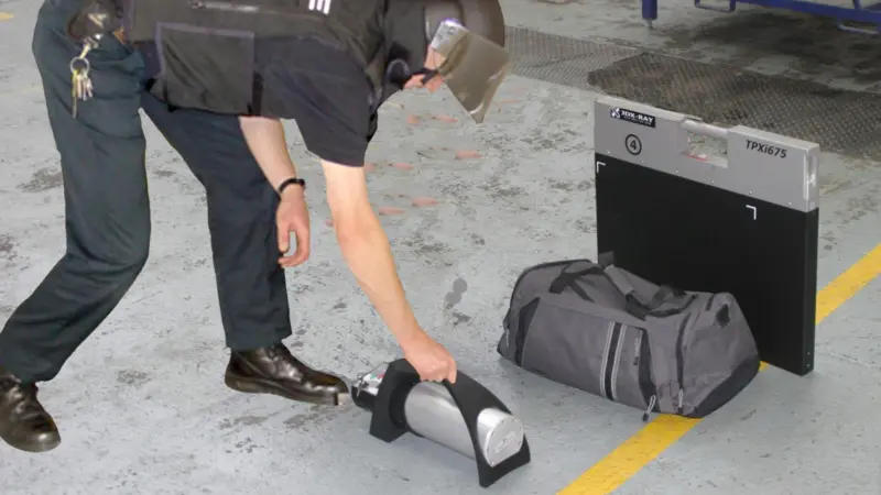 00_40530_Security_Bomb
