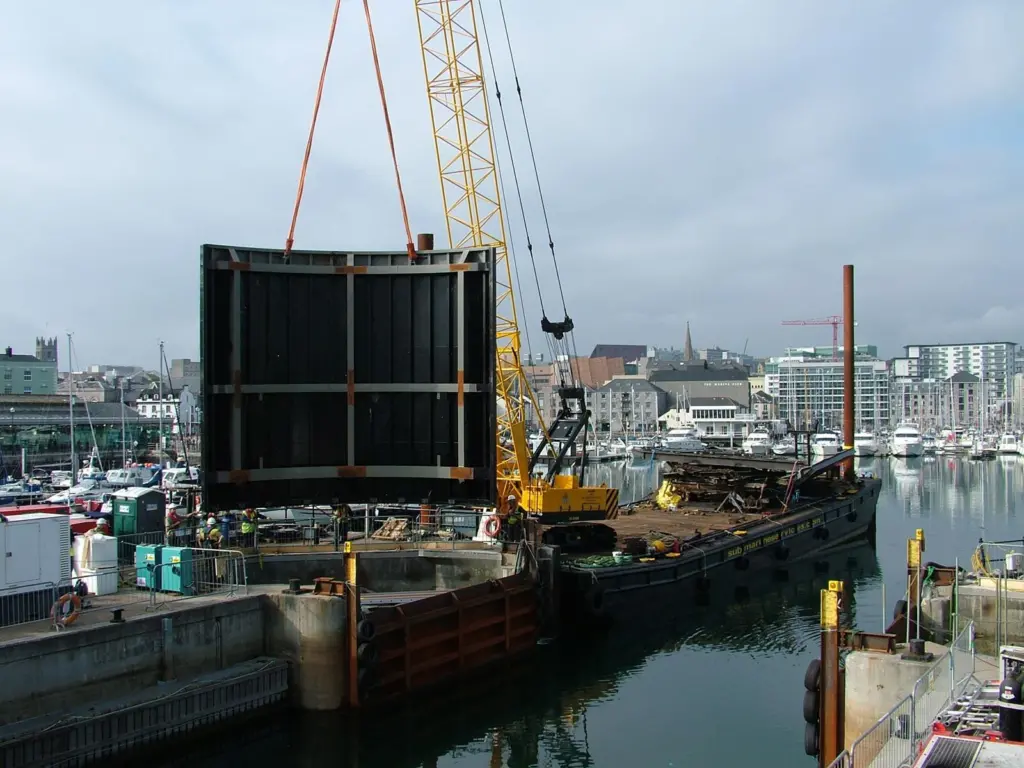 00_40038_PHMC_Sub_Marine