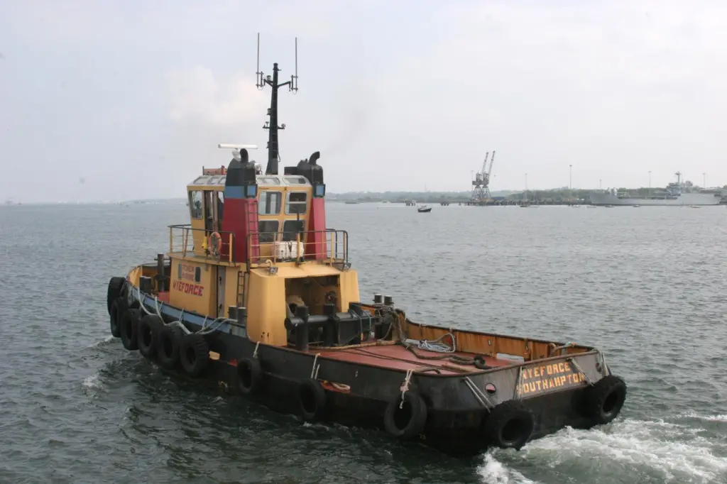 The first tug to be built at Hepworth and described in Maritime Journal in February 1994 was Itchen Marine's 'Wyeforce'.