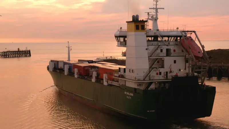 00_38533_Ferries_and_SS_Seatruck