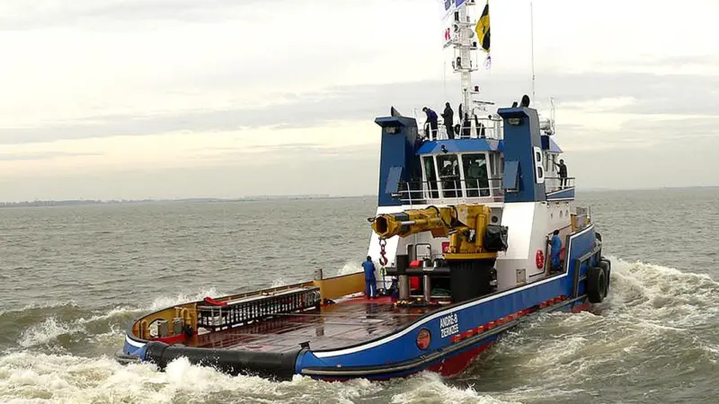 'Andre B' has a spacious aft deck and a long reach Heila hydraulic deck crane.