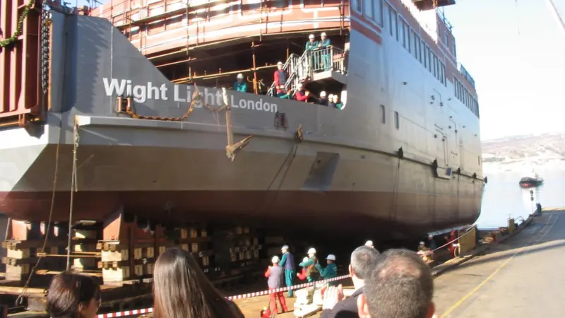 00_42974_APR_News_Wightlink