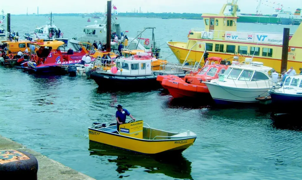 00_38911_seawork_pontoon