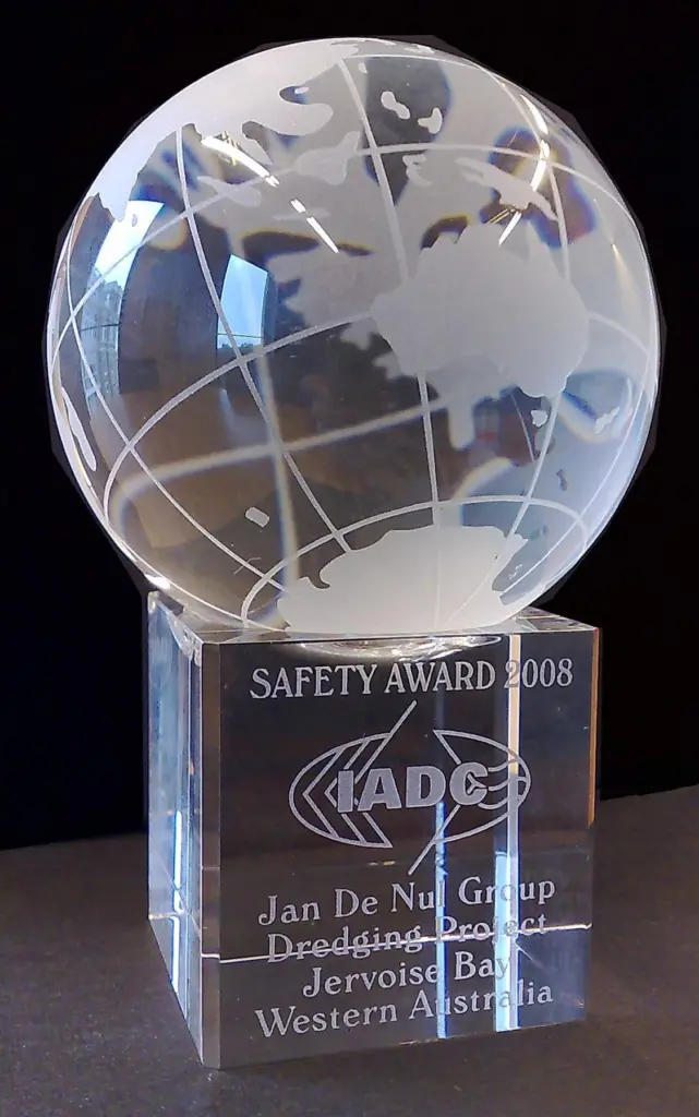 00_42728_MJ_Newsletter_9-10-08_Award