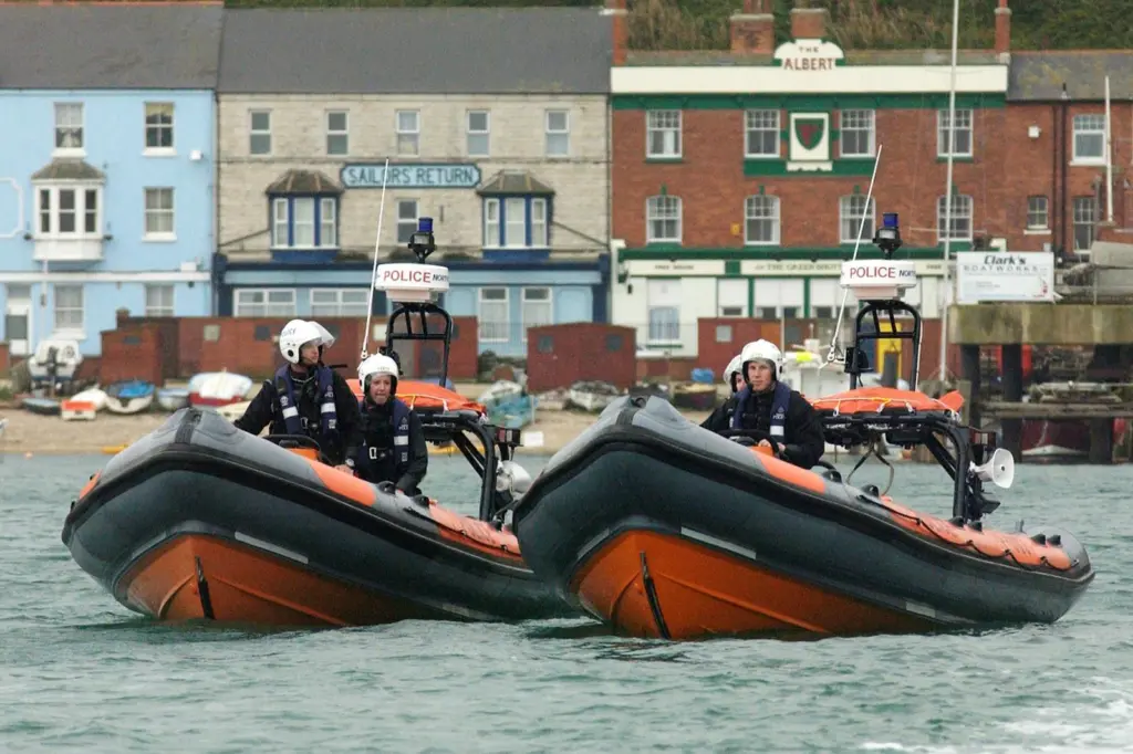 00_42744_07_News_Dorset