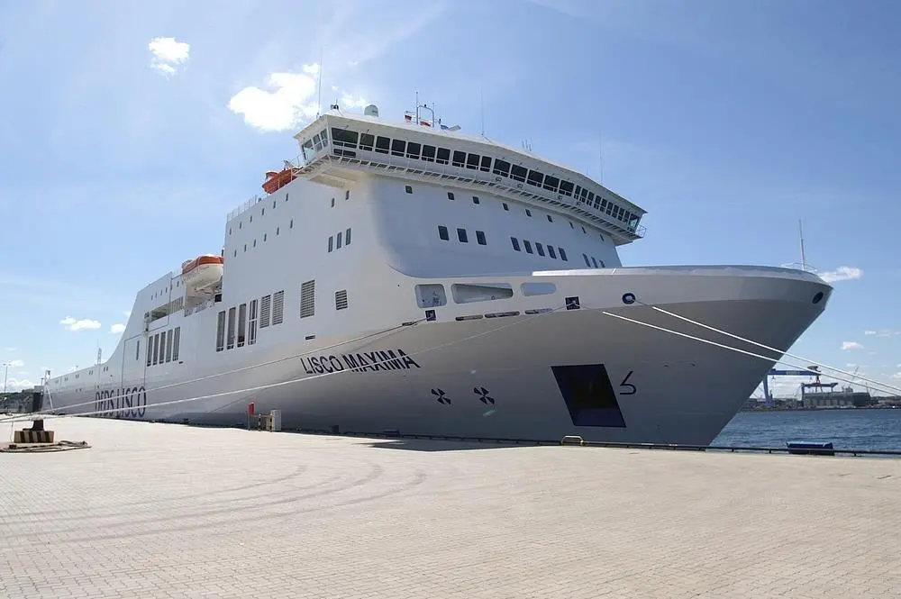 00_38538_03_Ferries_and_SS_Kiel