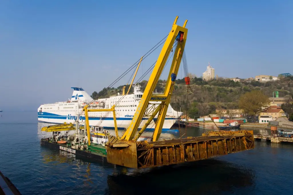 00_42361_07_News_Multraship