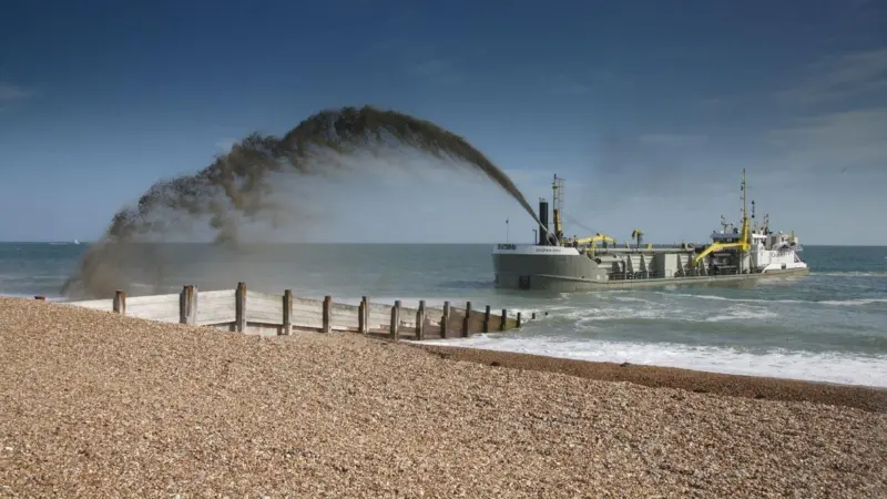 00_39549_July_Dredging_Westminster