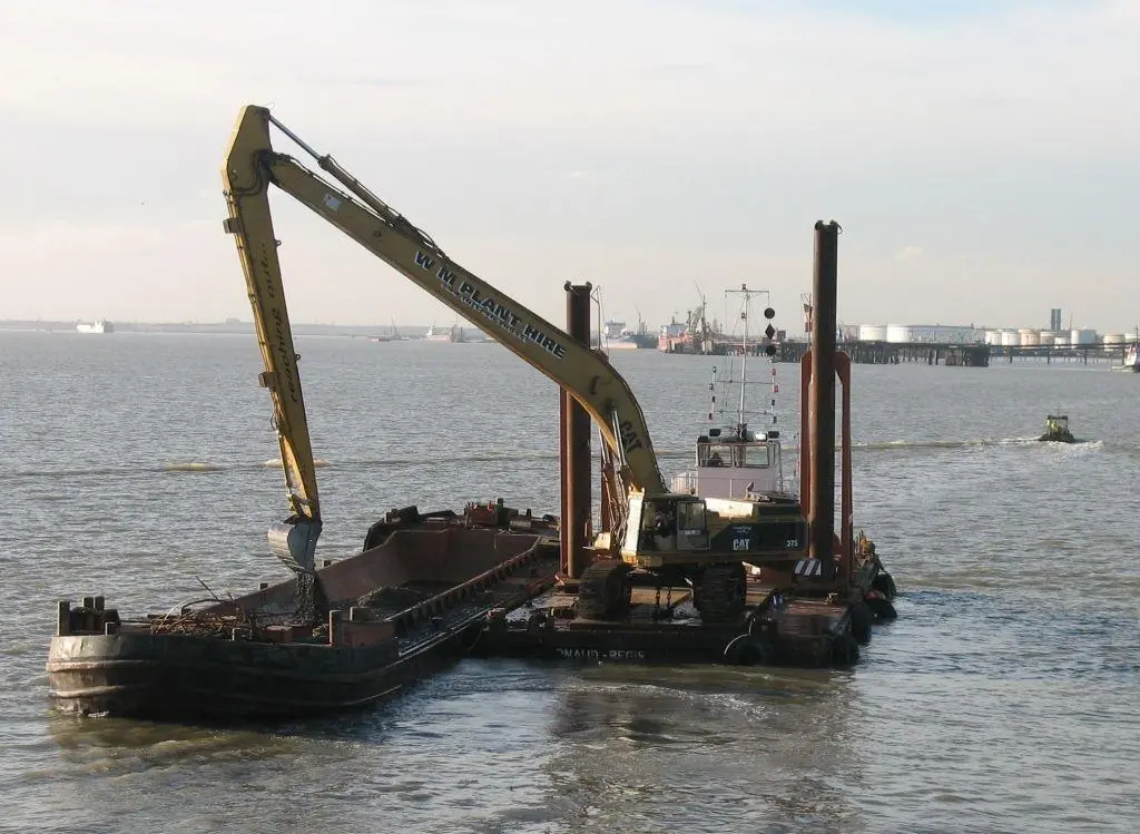 00_39550_JULY_Dredging_WM