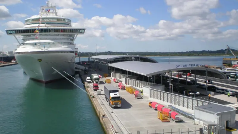 00_42472_AUG_News_Southampton