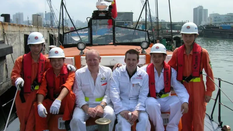 00_42569_JULY_News_RNLI_Barker