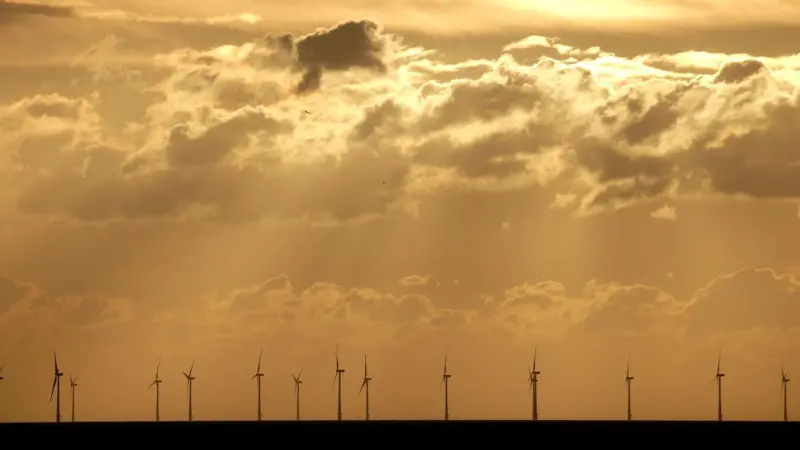 Offshore_windfarm_clouds.jpg