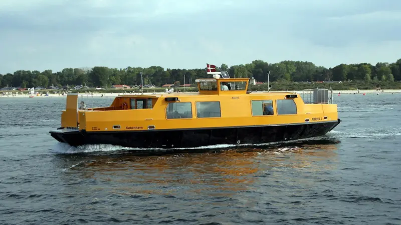 00_42586_SEPT_News_Ferry_Tom