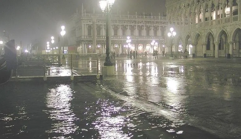 00_42589_SEPT_News_Venice