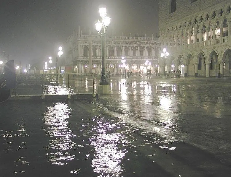 00_42589_SEPT_News_Venice