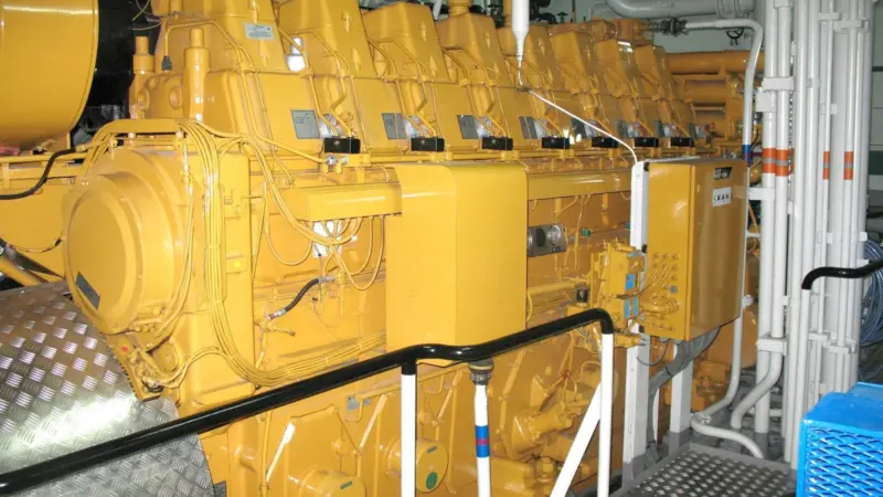 5_-_Main_engine_pt_001.jpg