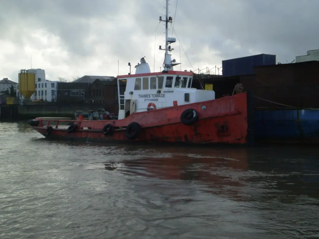00_43162_DEC_EXtra_TTS_Dockman