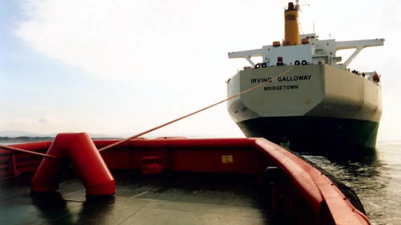 The strength of a ship’s bollards and fairleads is of great importance when a high powered escort tug is employed.
