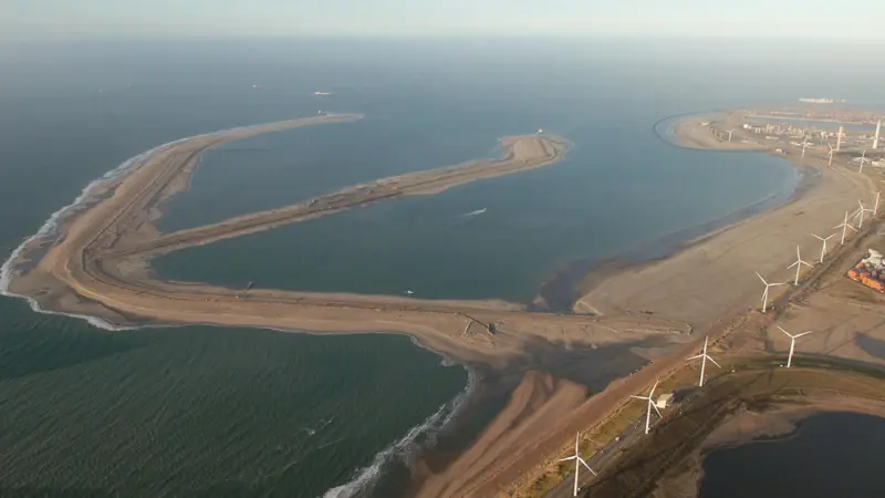Impressively, the Maasvlakte 2 perimeter has been created and connected to the mainland in under a year.
