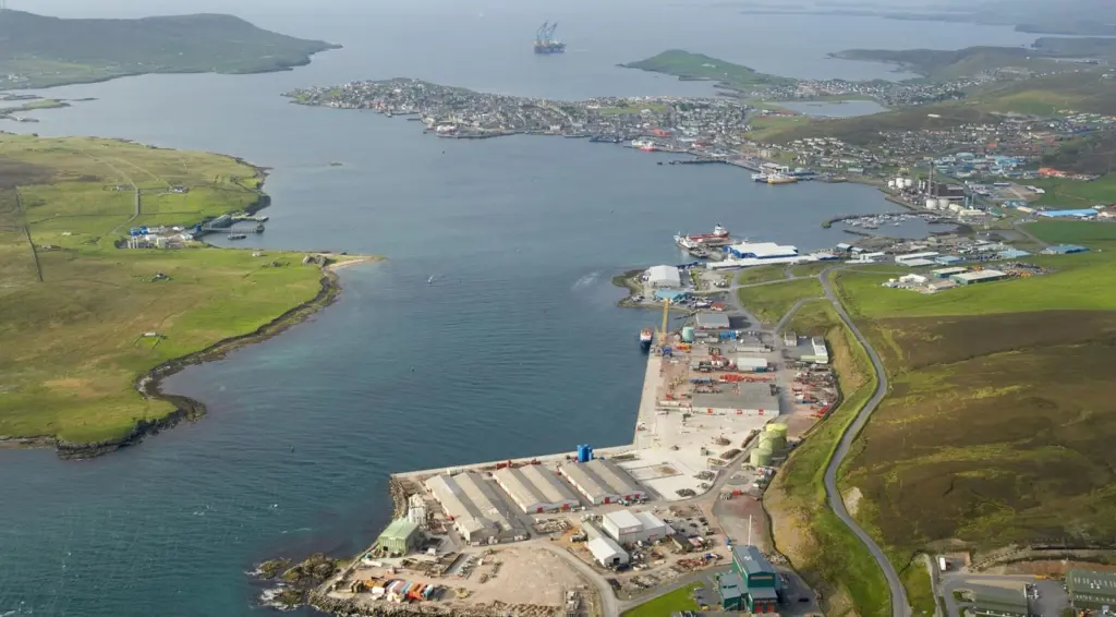 AF Decom and Port of Lerwick are to developed a decommissioning facility at the port.