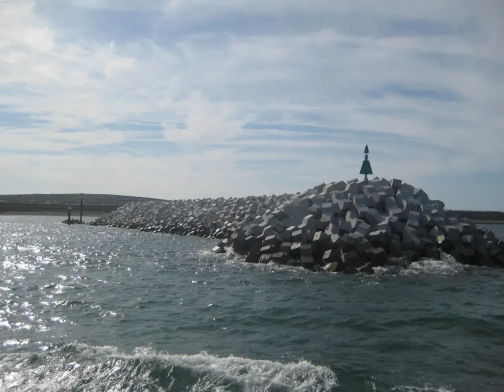 The latest project to make use of Xbloc armoured units will see them used to reinforce a LNG breakwater in Australia.