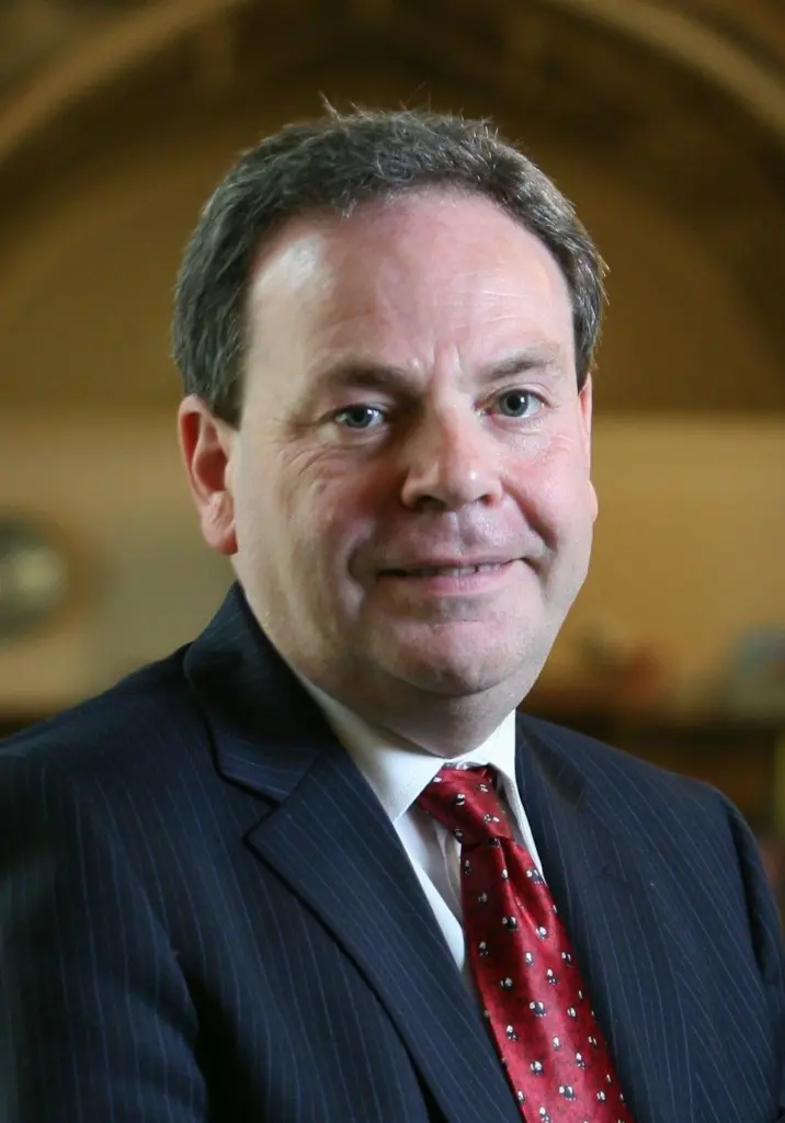 UK Business Minister Ian Lucas called on the marine industries to work together.