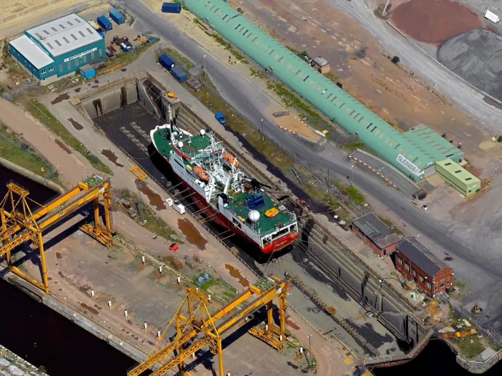 The Imperial Dry Dock at Leith is enabling Dales Marine to handle larger and longer term projects.