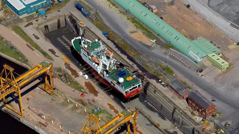The Imperial Dry Dock at Leith is enabling Dales Marine to handle larger and longer term projects.