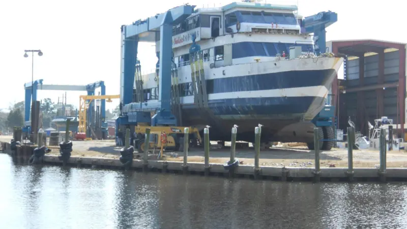 The new 400 ton Marine Travelift helps Steiner Shipyard secure new business during economically challenging times.