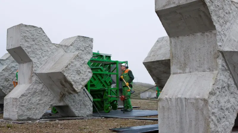 Xbloc armoured units are to be used for a breakwater at a LNG terminal in Australia.