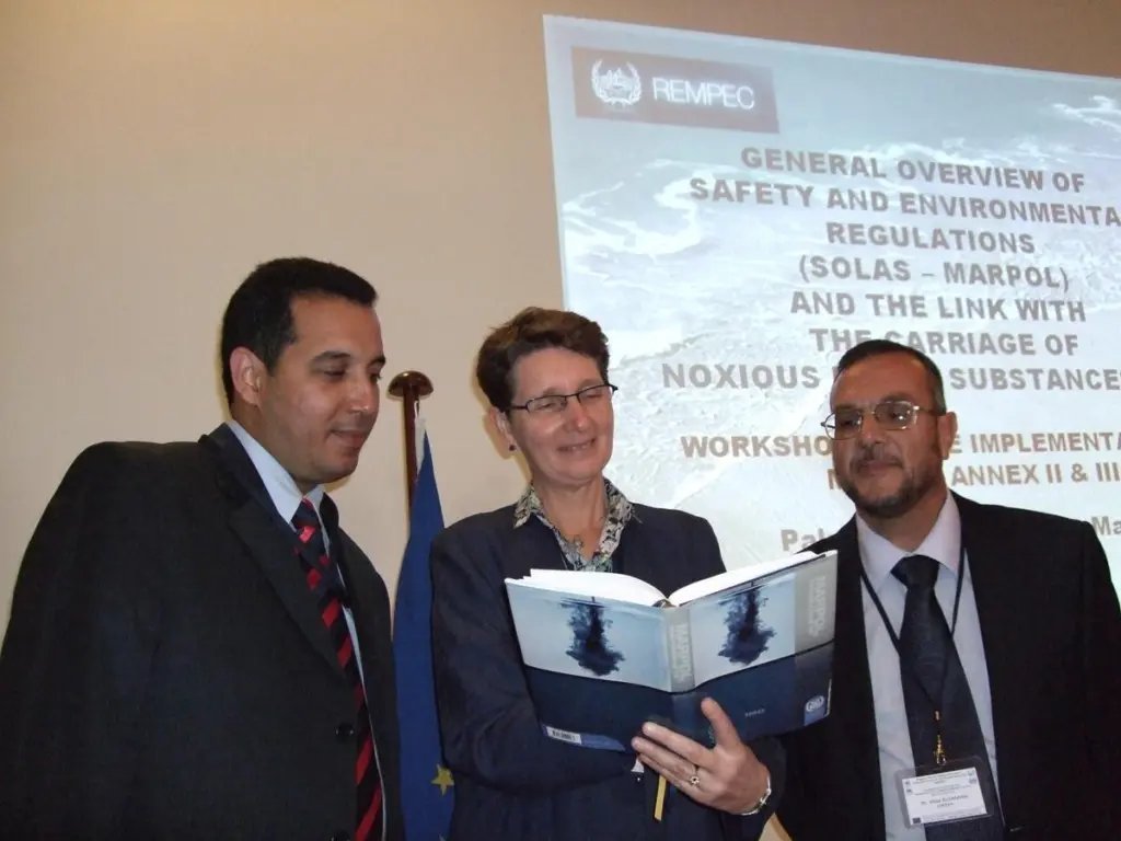 Mr Alahjane (Morocco) and Mr Al Hannini (Jordan) with Ms Marja Tiemens-