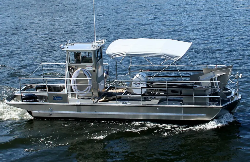 The Rapid Response Skimmer has a recovered oil capacity of 1,000 gallons.