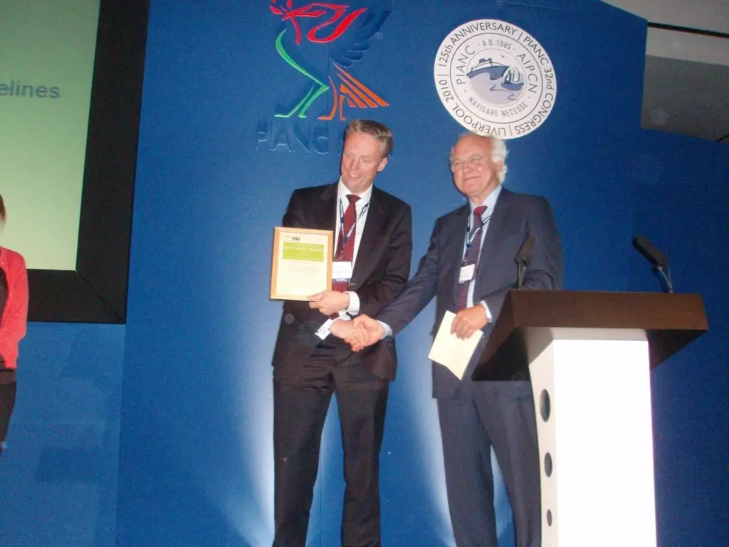 Award winner Stefan Aarninkhof with former CEDA director Jan van’t Hoff at presentations in Liverpool last month.