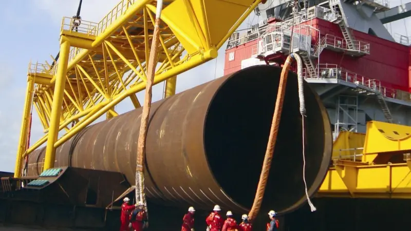 The heavy lift braided ropes were chosen because of their weight capacity and ease of use on site.