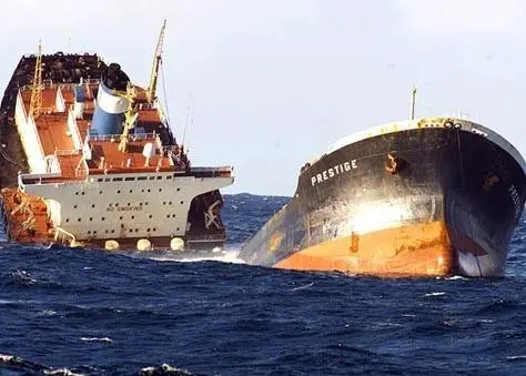 The sinking of the ‘Prestige’ was the centre of a media storm as well as an oil disaster.