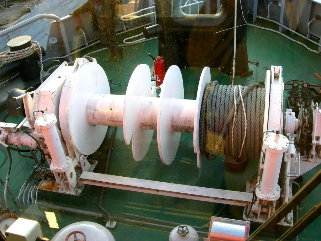 The winch is of a particularly durable construction.