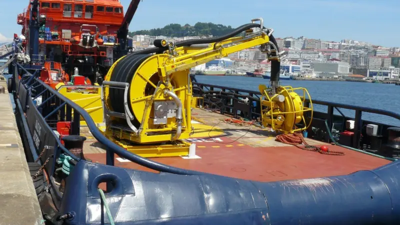 Under the EU Civil Protection Mechanism EMSA will supply a Framo Transrec 150 high capacity high speed offshore skimmer which at the time was stockpiled at Vigo in Spain.
