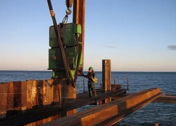 A new ALWC protection system combines sacrificial anodes and an active zinc anode film.
