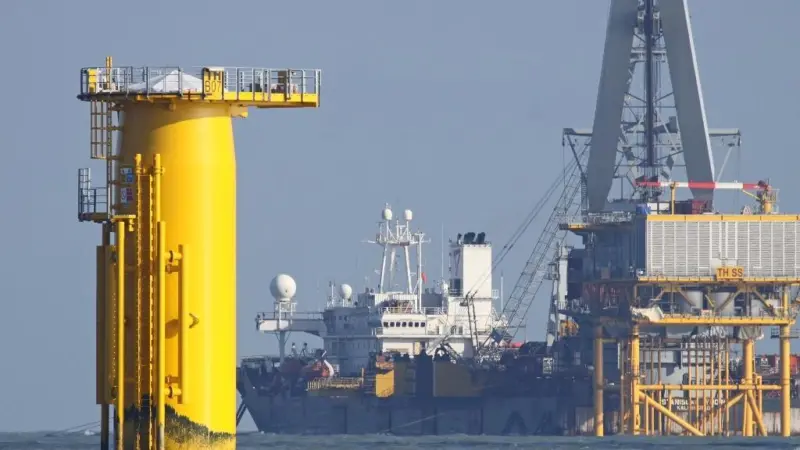 The study by energy business analysts Douglas Woodward concludes that 2,200 divers will be required for offshore wind farm development in Europe over the next six years. Photo by Peter Barker.