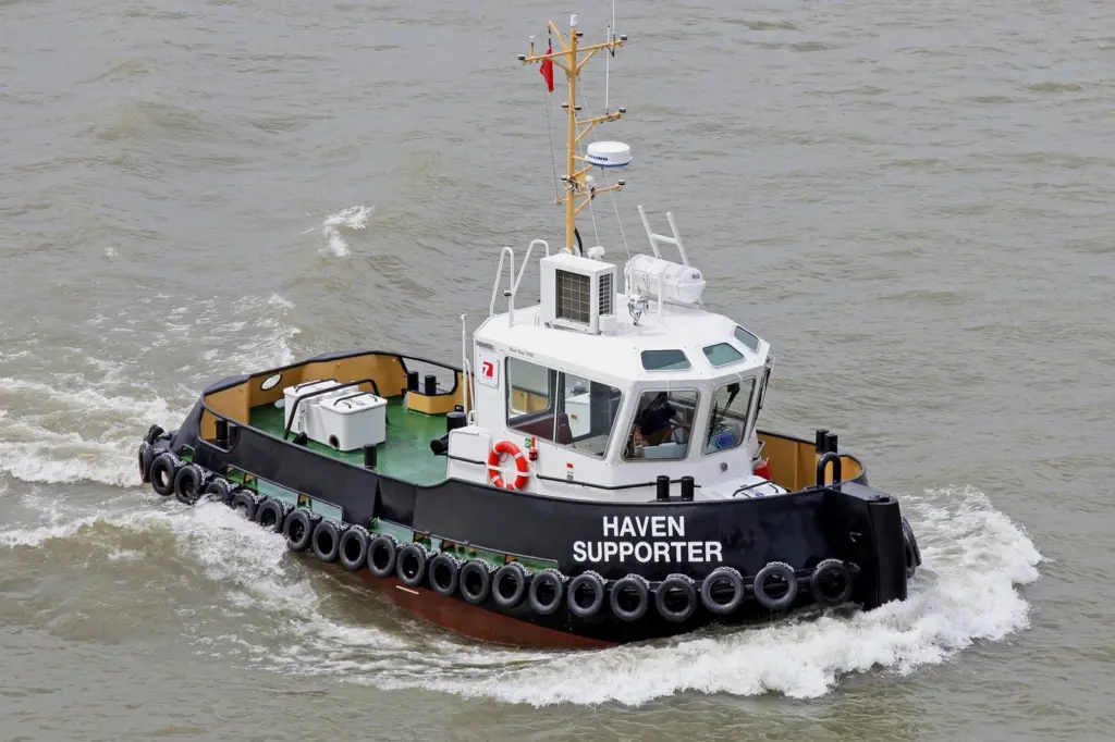 The first sale of a Damen Stan Tug 1205 was made at Seawork and quickly delivered as the Haven Supporter.