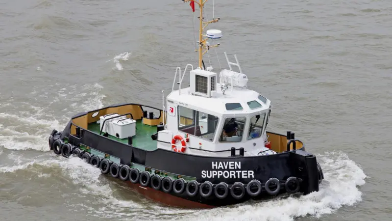 The first sale of a Damen Stan Tug 1205 was made at Seawork and quickly delivered as the Haven Supporter.
